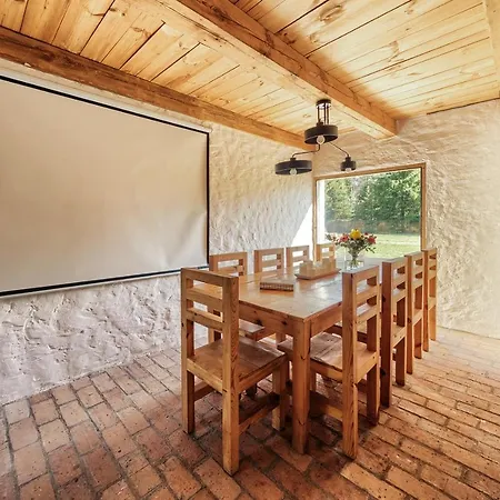 Prywatna Wies * Mierki